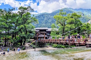 夏の山岳リゾートへ